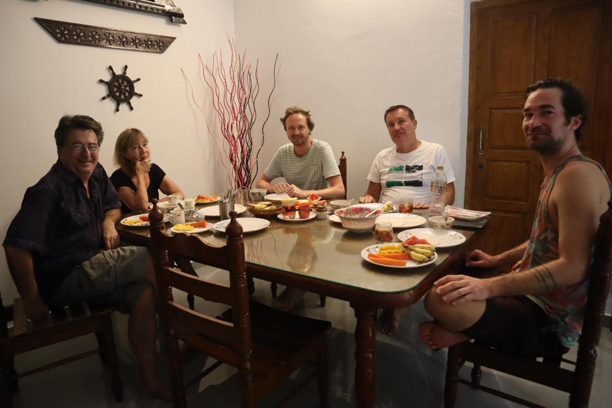 Guestland Homestay Kochi エクステリア 写真