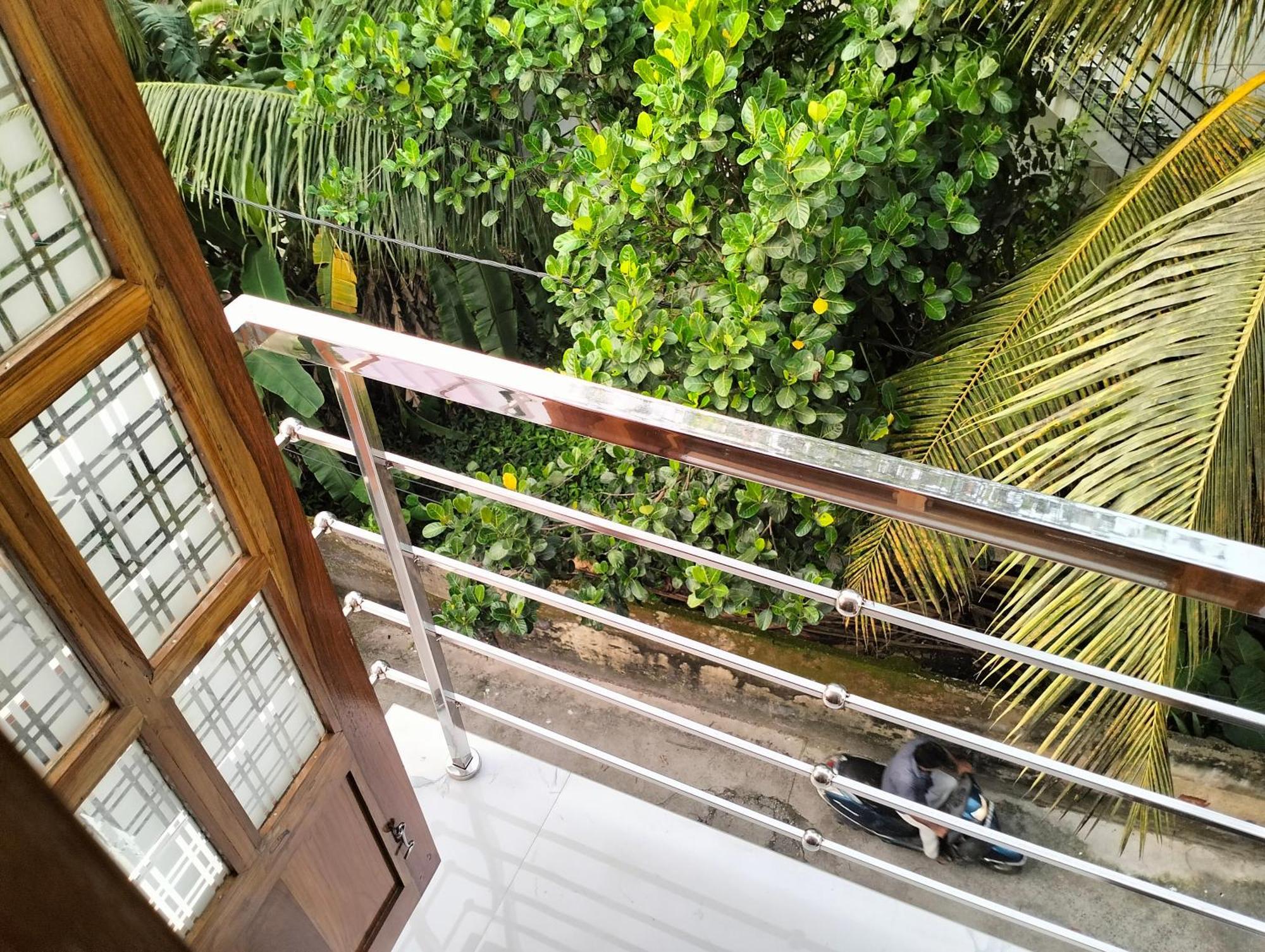 Guestland Homestay Kochi エクステリア 写真